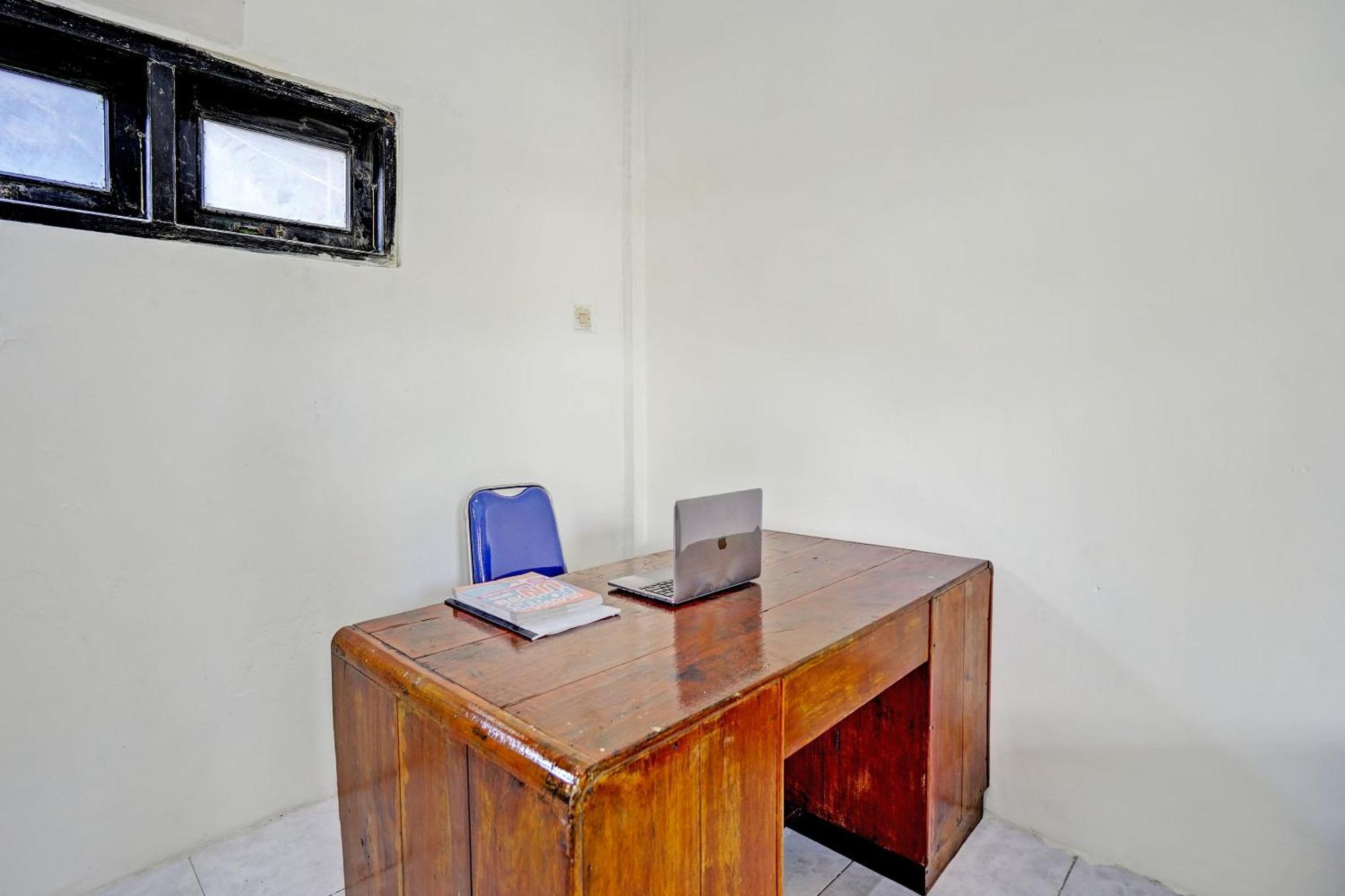 Oyo Life 93037 Nova Jaya Homestay Syariah Lamongan Εξωτερικό φωτογραφία