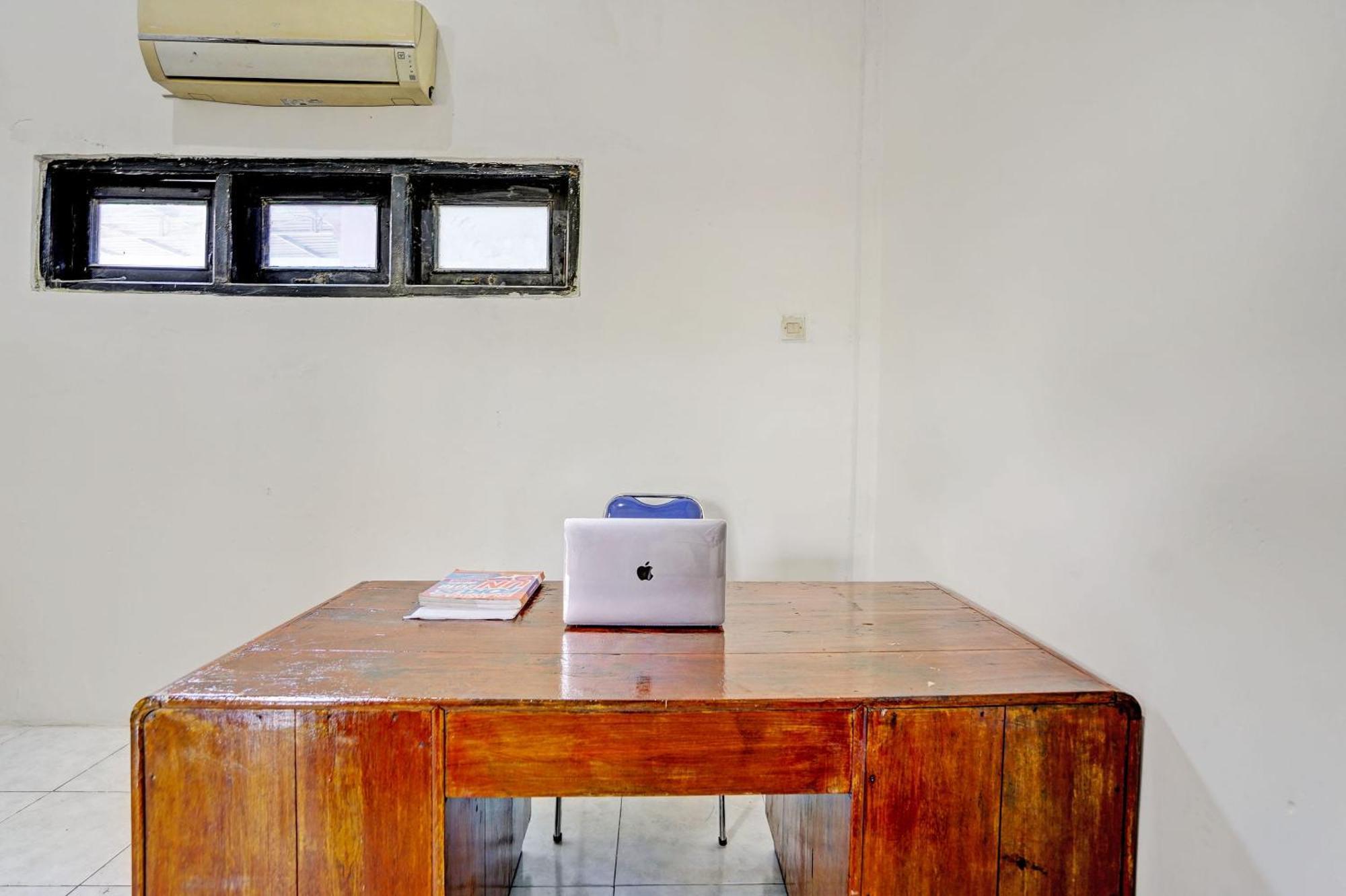 Oyo Life 93037 Nova Jaya Homestay Syariah Lamongan Εξωτερικό φωτογραφία